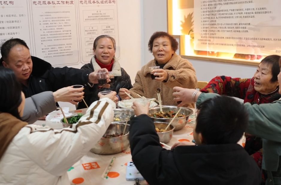 苏仙南塔街道龙骨井社区“共享厨房”启用