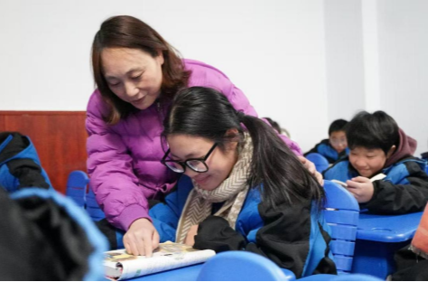 亲情陪伴暖新年——汉寿县“温暖新春，与爱‘童’行”主题活动侧记