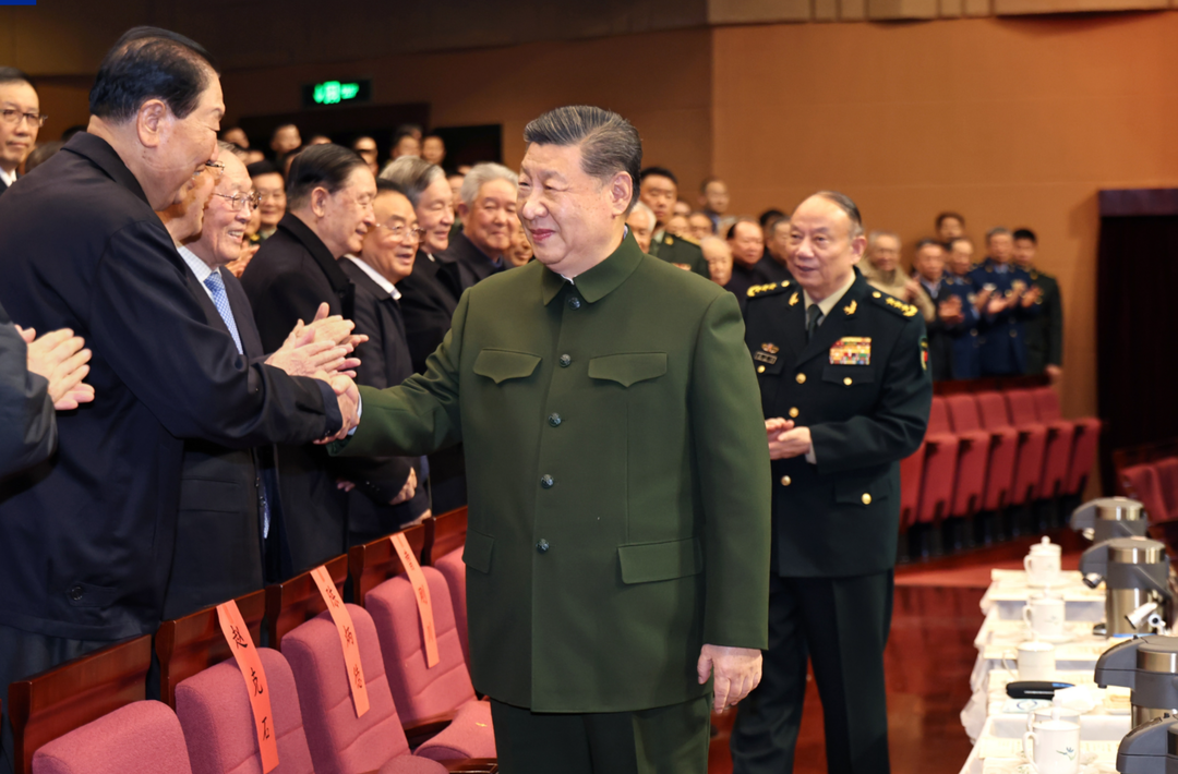 中央军委举行慰问驻京部队老干部迎新春文艺演出 习近平向全军老同志祝贺新春