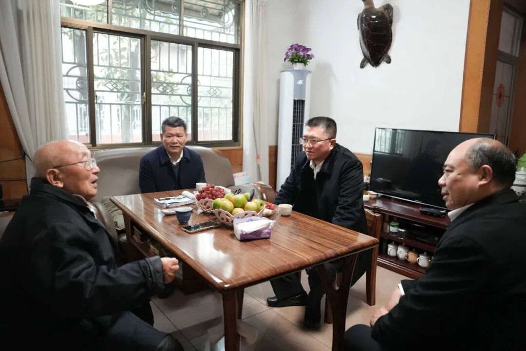 夏葛桉开展新春走访慰问活动