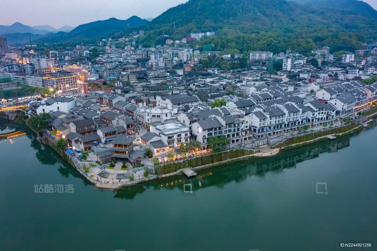 怀化代表团全团建议：支持洪江古商城创建国家5A级旅游景区