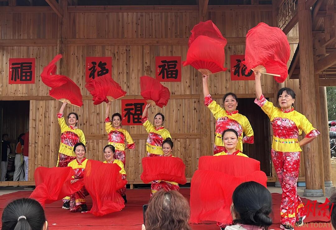 珠晖区东阳渡街道：龙狮欢腾“闹”新春 农货“出山”年味浓