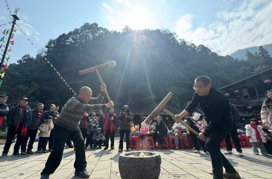 矮寨新春暖意浓，“一家亲”运动会玩转传统年味