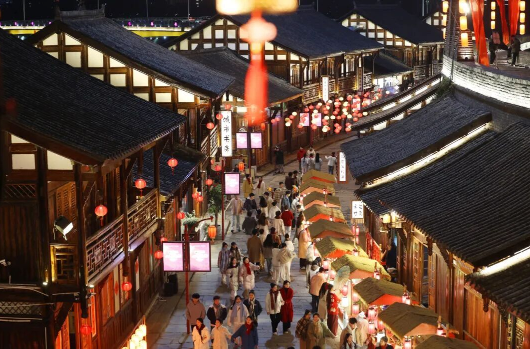 从柳叶湖到梅溪湖，双城新春热闹开场