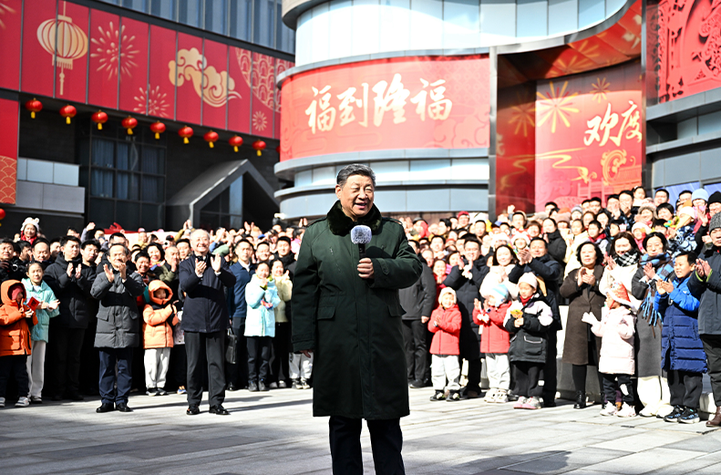 习近平总书记向全国各族人民拜年！