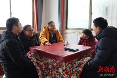 省财政厅驻村工作队：用脚步丈量民情 以实干描绘乡村“颜值”