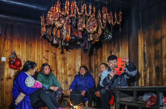 图片新闻│湖南怀化：温馨的火塘，乡愁的记忆