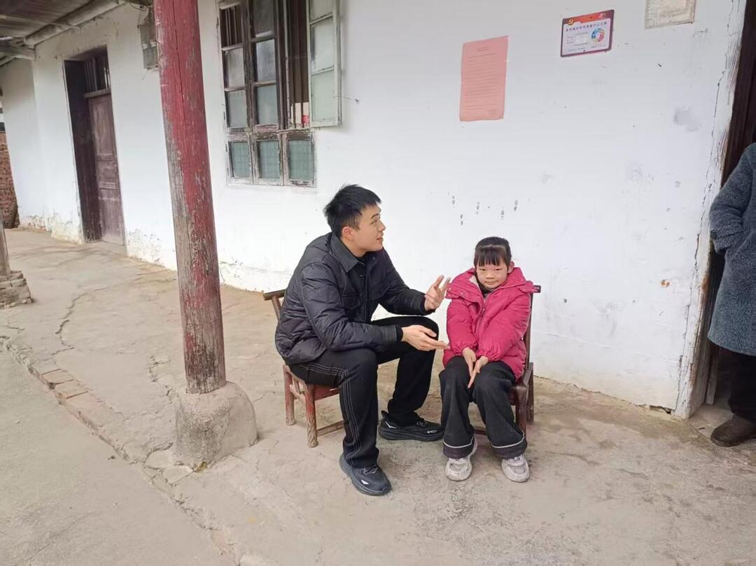 张坊镇开展新春走访慰问系列活动：暖春传关爱 帮扶润民心