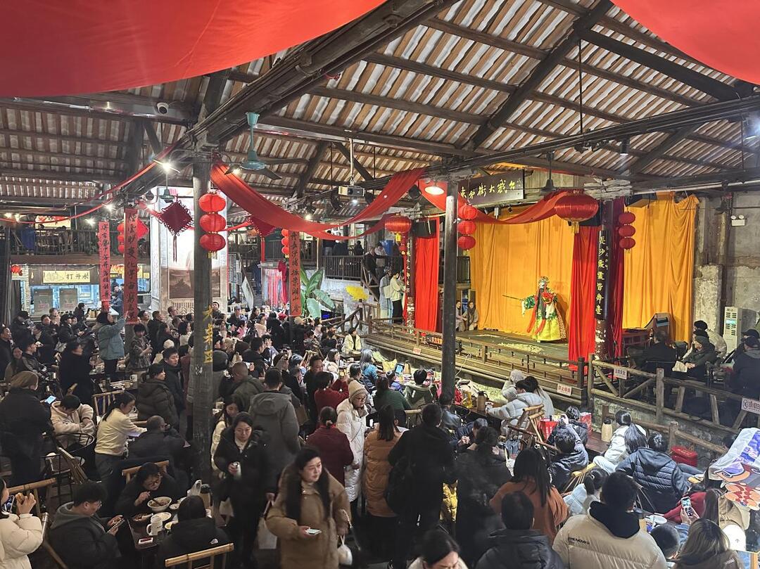 茶馆新春年味足，东茅街里年味浓