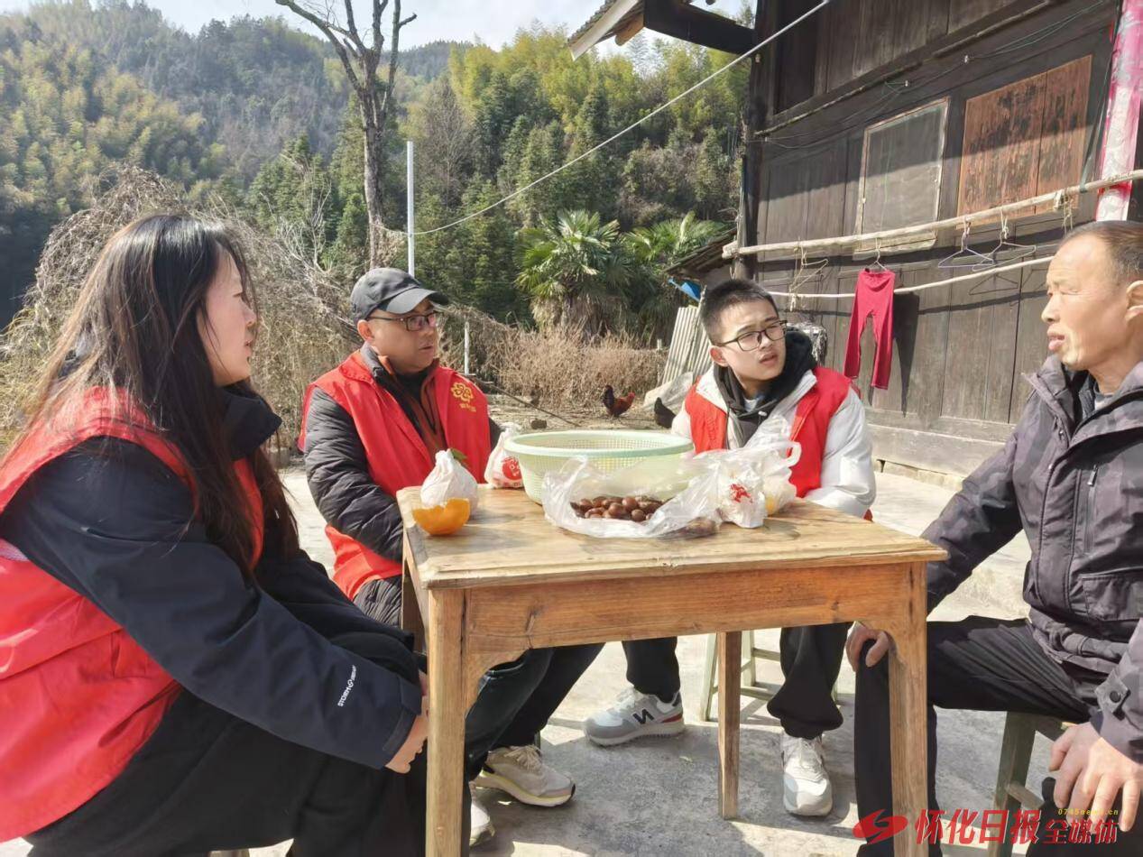 新春致敬行善者 温情传递正能量