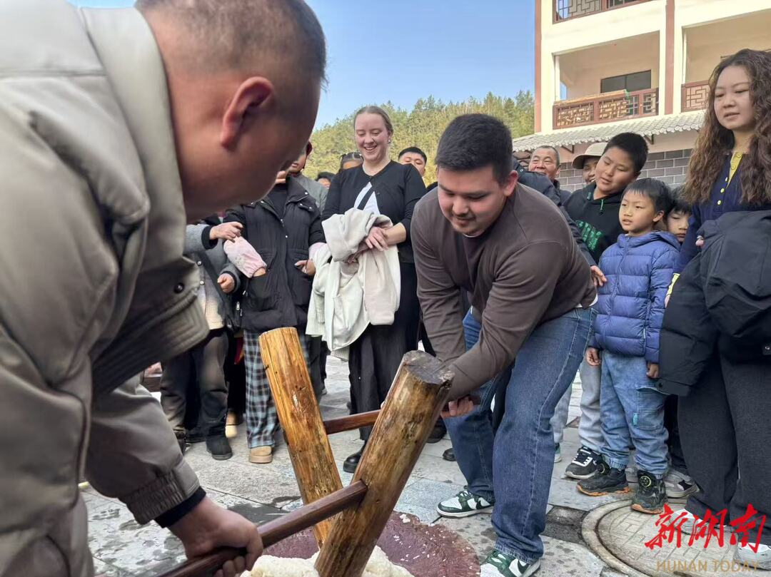 武陵源区中湖乡：年货节嗨翻天