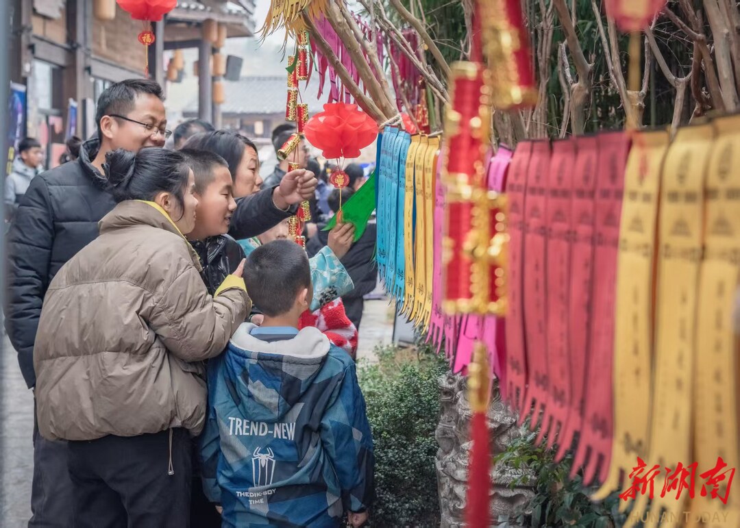 “衡”有年味|从“看景”到“读书”，南岳年味漫书香