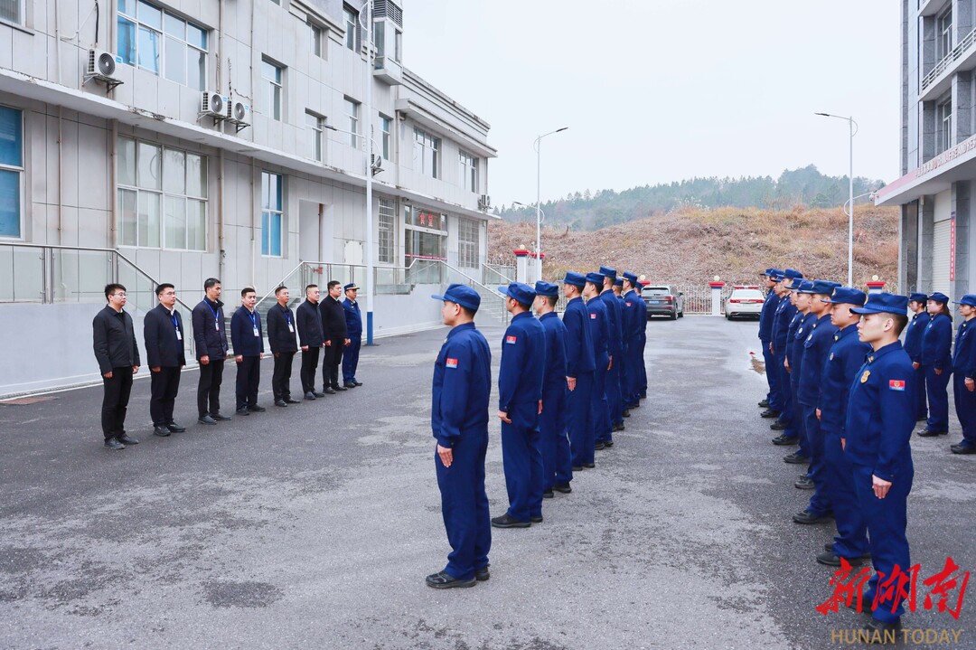 永州经开区党工委、管委班子成员走访慰问消防队员和部队官兵