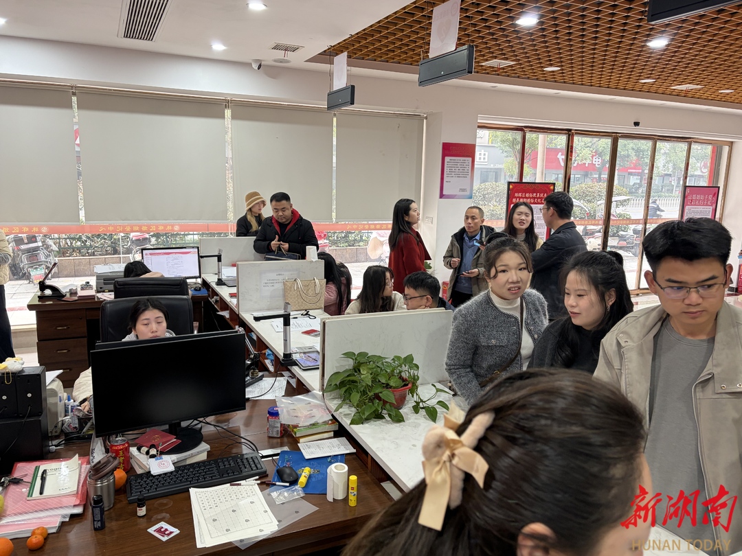 情定情人节，珠晖区婚姻登记服务中心迎来甜蜜高峰