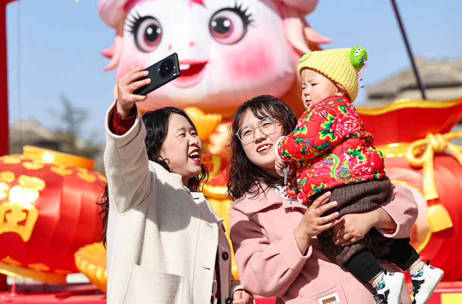 【央视快评】在中国式现代化新征程上策马扬鞭 勇往直前