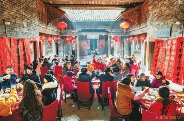 新春走基层 | 等我回岳阳过年，我就这样吃……