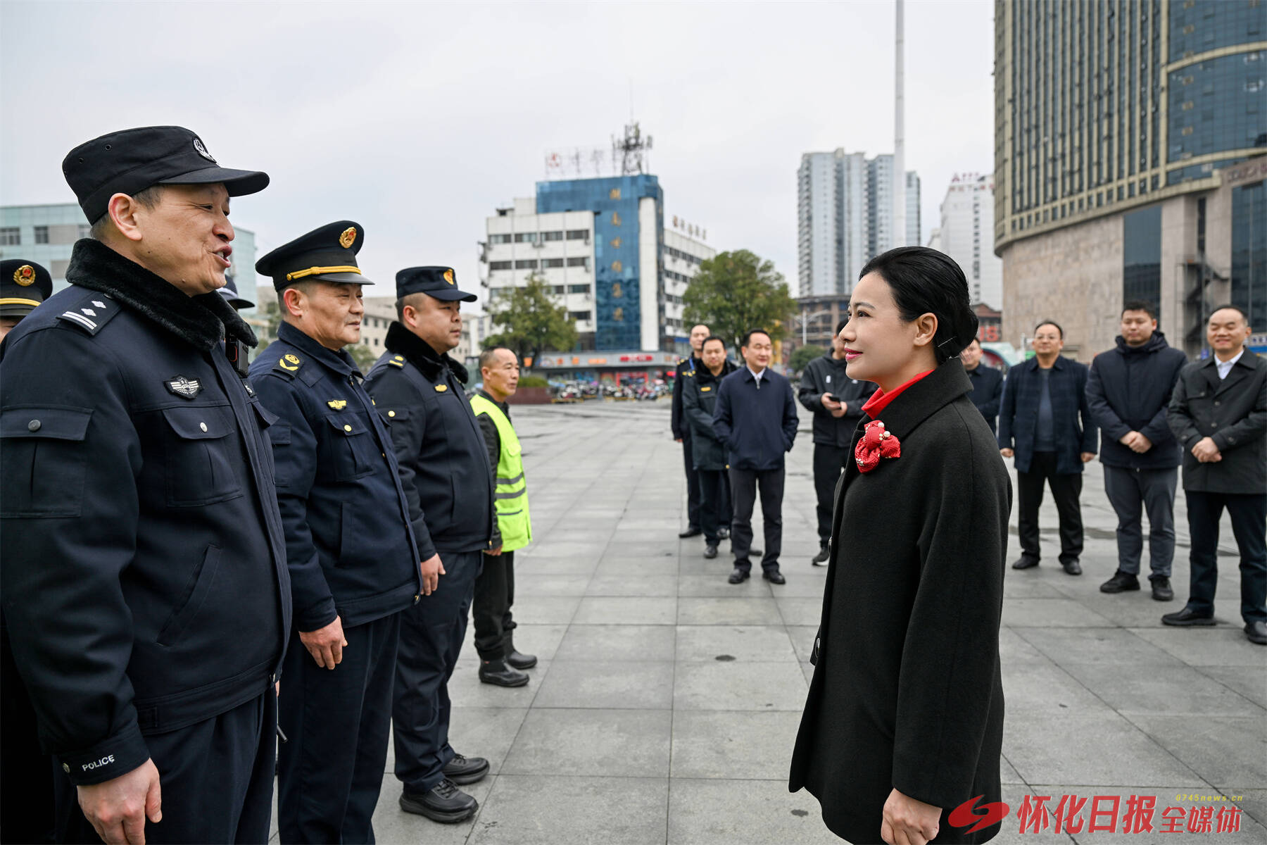 ​韦朝晖走访慰问春节期间一线值守工作人员，督导检查安全生产、生态环保等工作