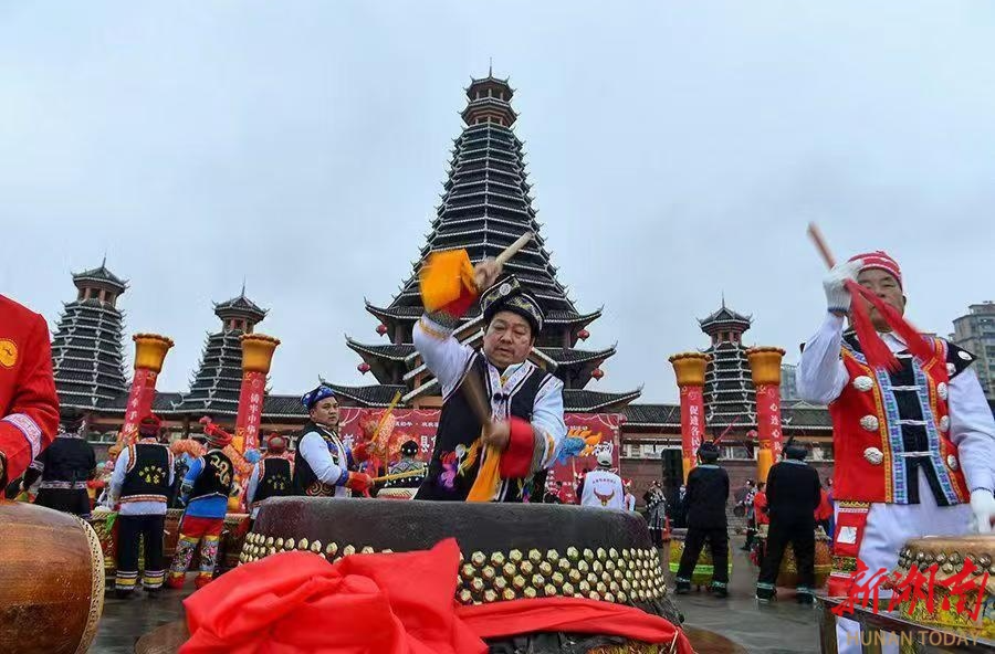 新晃：鼟锣声里年味浓 敲出侗乡幸福年