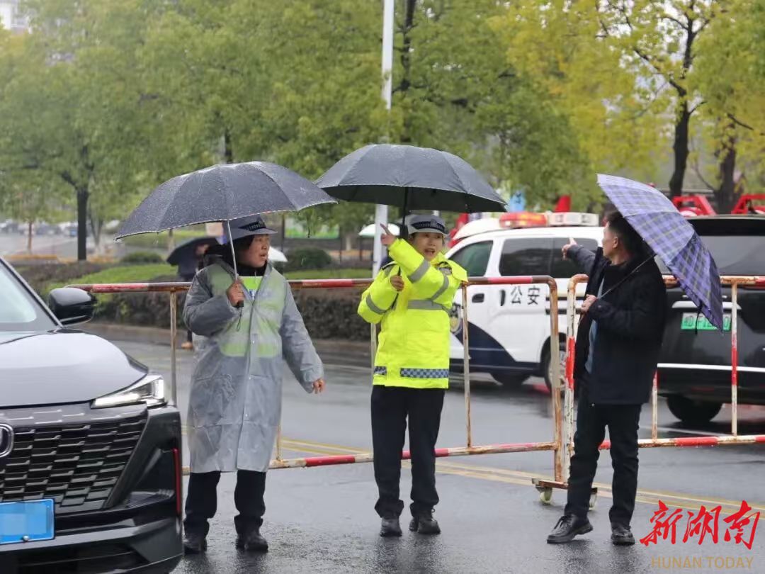 新春走基层｜南岳：雨中“警”色暖新春 坚守护航平安路