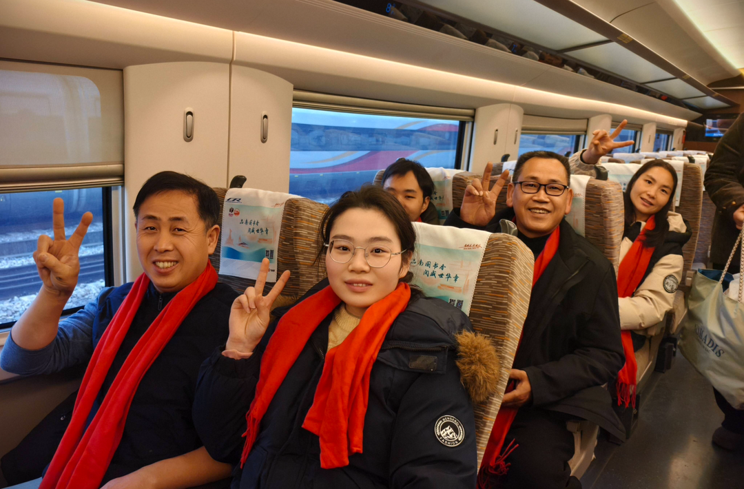 怀化首趟免费入沪返岗专列温暖启程