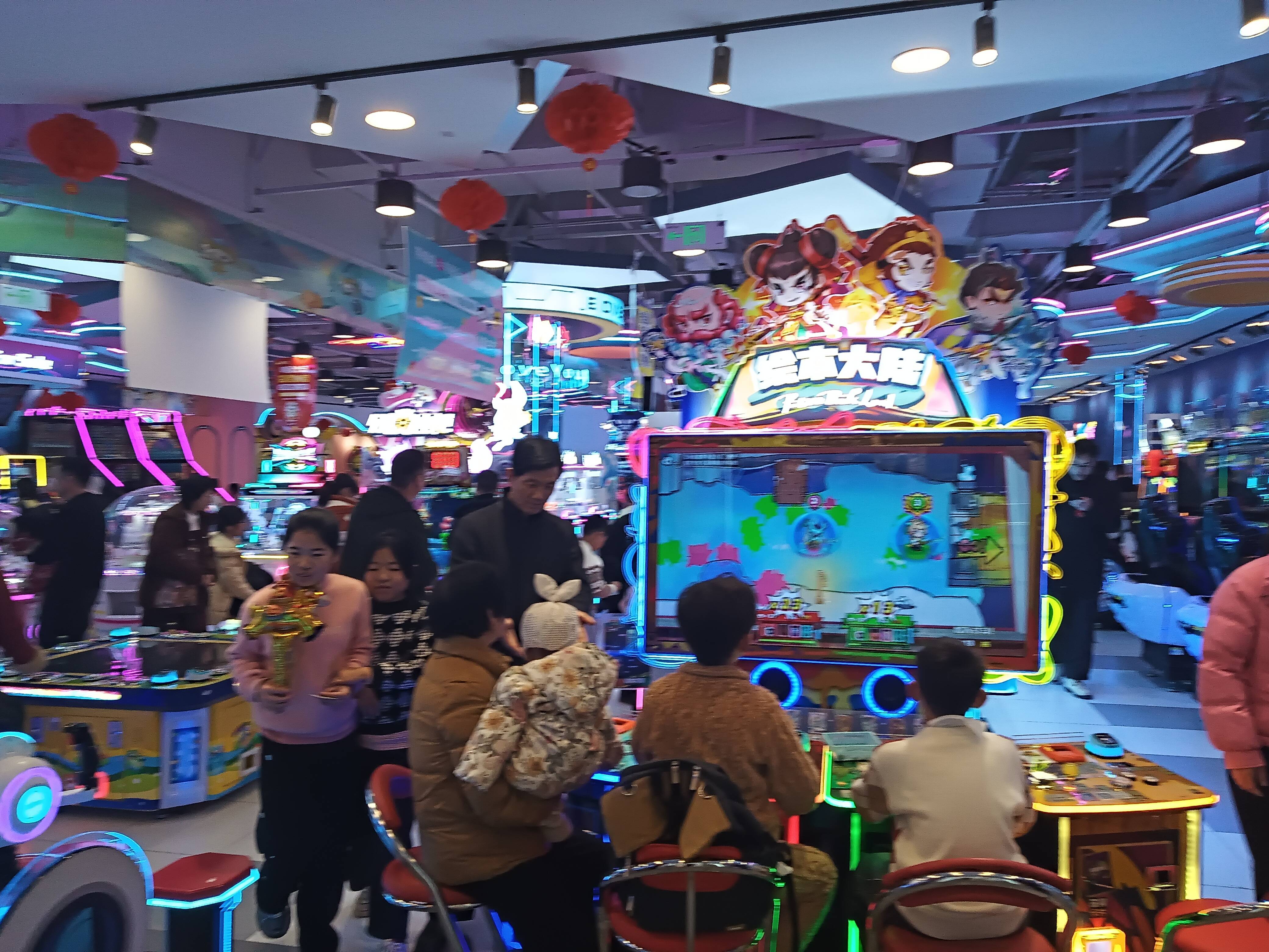 春回大地 福满五溪｜新春商圈人气旺 消费市场年味浓