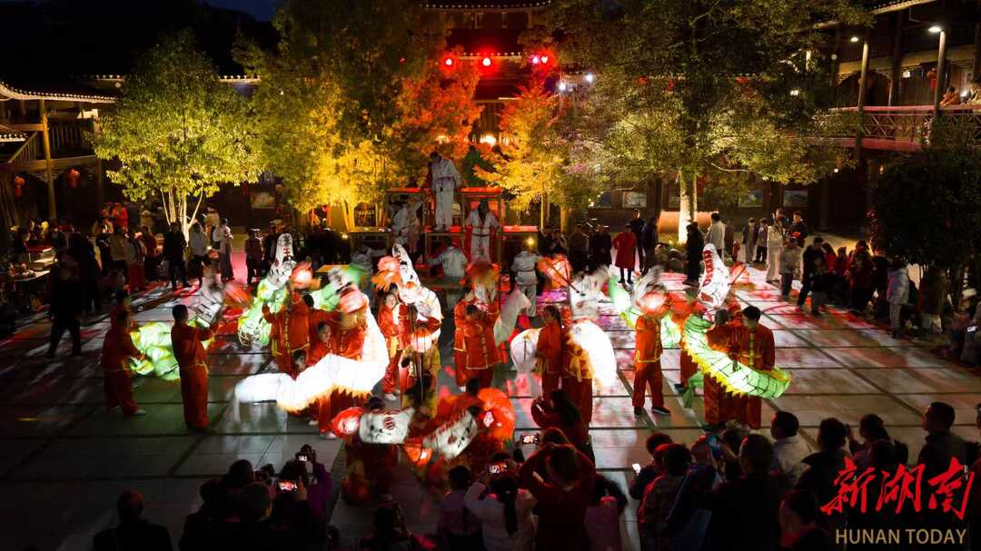 非遗国潮闹新春 枫香瑶寨年味浓