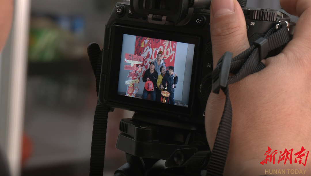 春回大地 福满五溪｜麻阳谭家寨乡：一张全家福 幸福团圆年