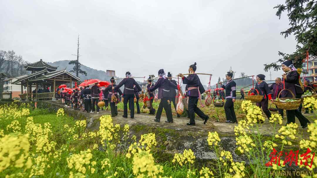 古俗闹新春 通道侗乡举行“吃会节”