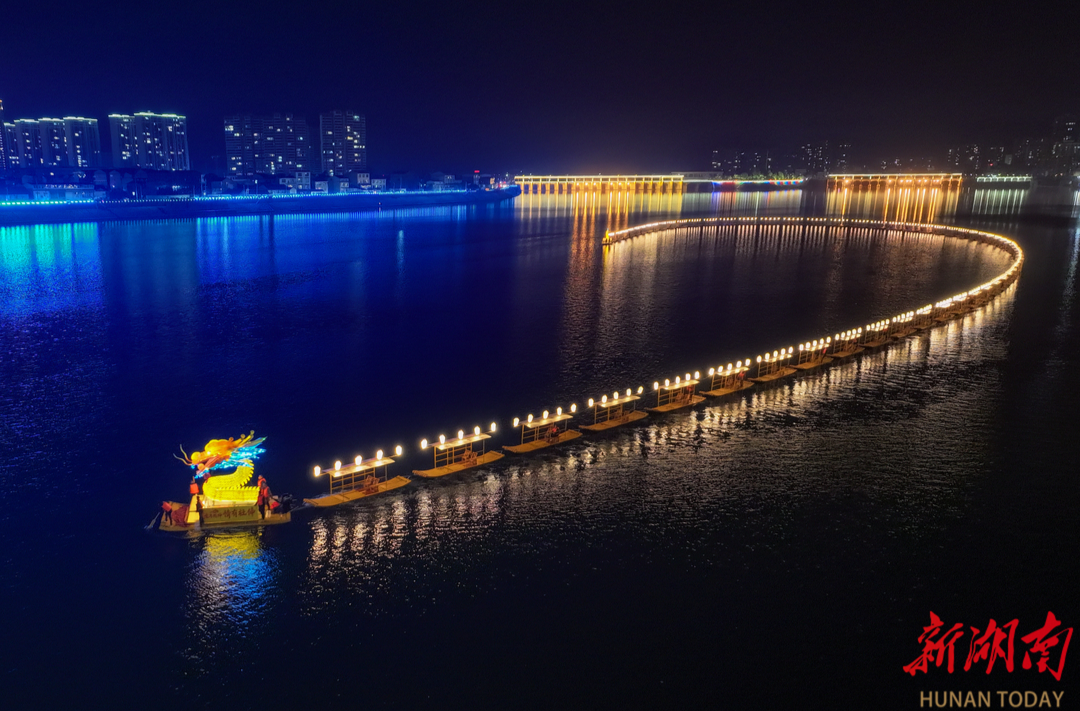 慈利：千年板板龙灯，解锁全新玩法@湖南日报头版