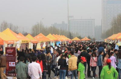 芷江产业开发区：“直播带岗”搭桥梁 “云上”服务促就业