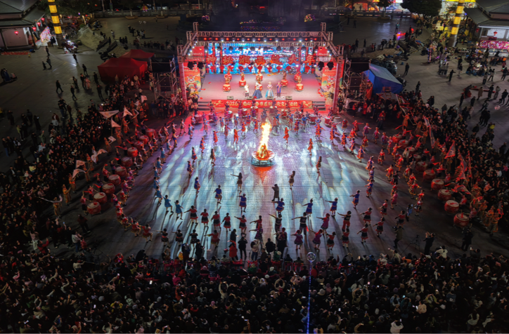 千人同欢！龙山篝火晚会“燃”动马年新春