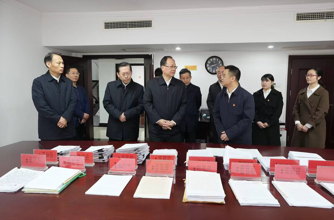 毛伟明在省信访局慰问调研