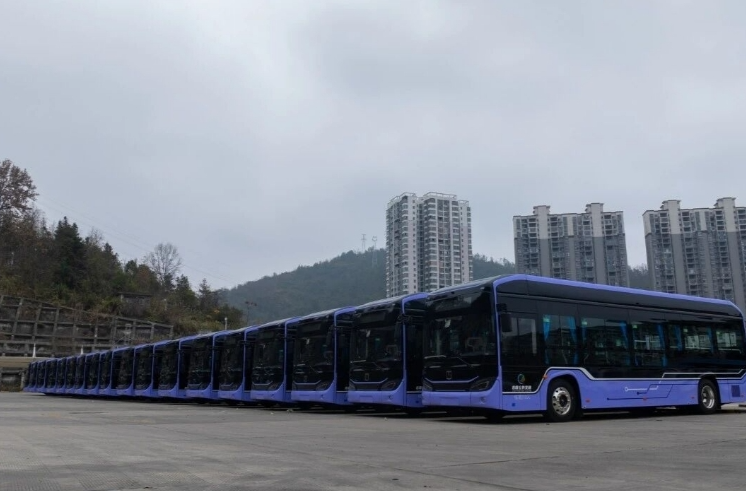 3月1日起，吉首开通2条“大站快”线定制公交