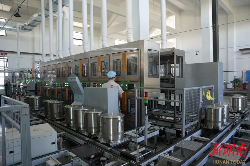探访全国首家中医药自动化工厂  体验同祺生物“个性化定制”健康新消费