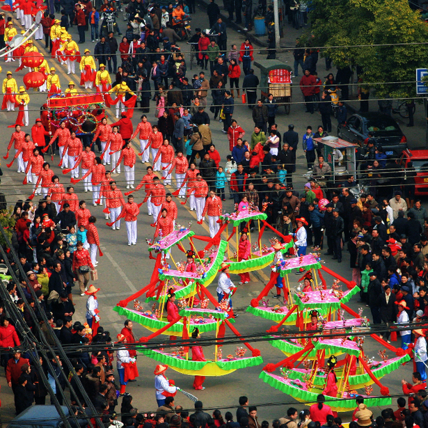 元宵节，南县有龙狮巡游+非遗花灯，一路欢歌一路闹！