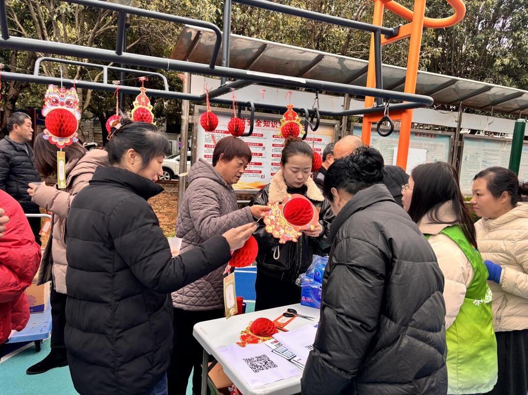爱意“滚滚”来！带你直击这社区暖心元宵活动现场