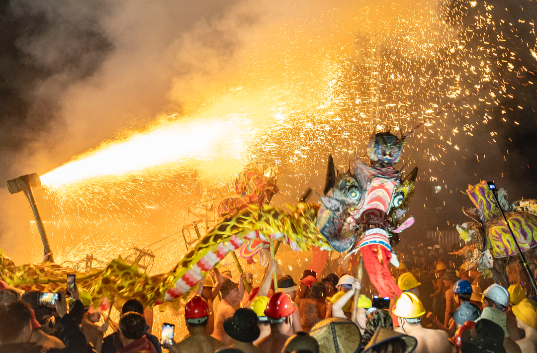 钢花烫背算什么！揭秘湘西汉子元宵节的“成人礼”