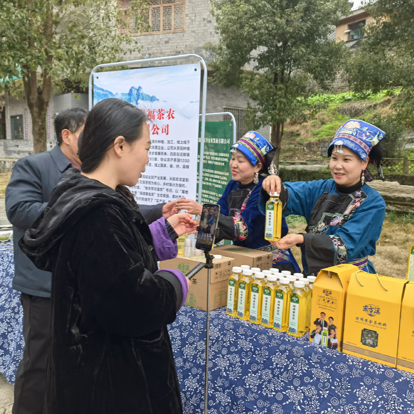 春茶开采正当时！看“纳福村集+流动供销”解锁助农新姿势