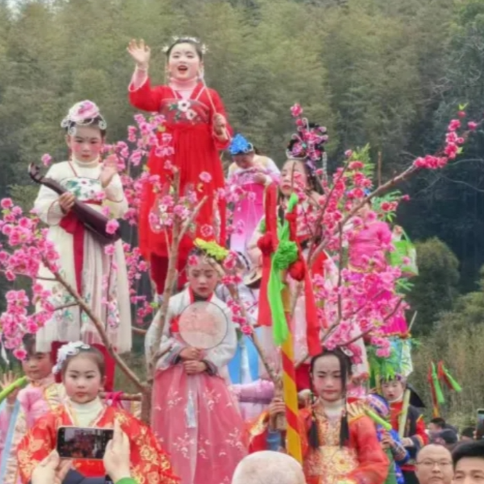 一南一北、一高一险！“马迹塘故事”遇上“长乐抬阁”，这场非遗同台表演太好看了！