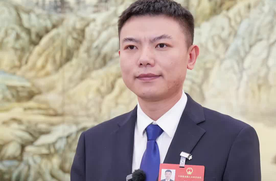 湘看兩會(huì)丨從“小砌匠”到“大國(guó)工匠”，全國(guó)人大代表鄒彬今年帶來(lái)了一份“轉(zhuǎn)型計(jì)劃”