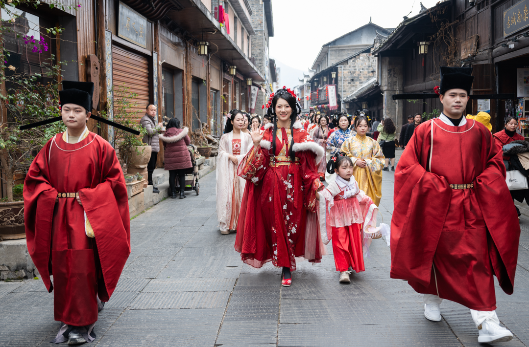 别眨眼！洪江市这场花朝盛宴把春天“搬”进了古城