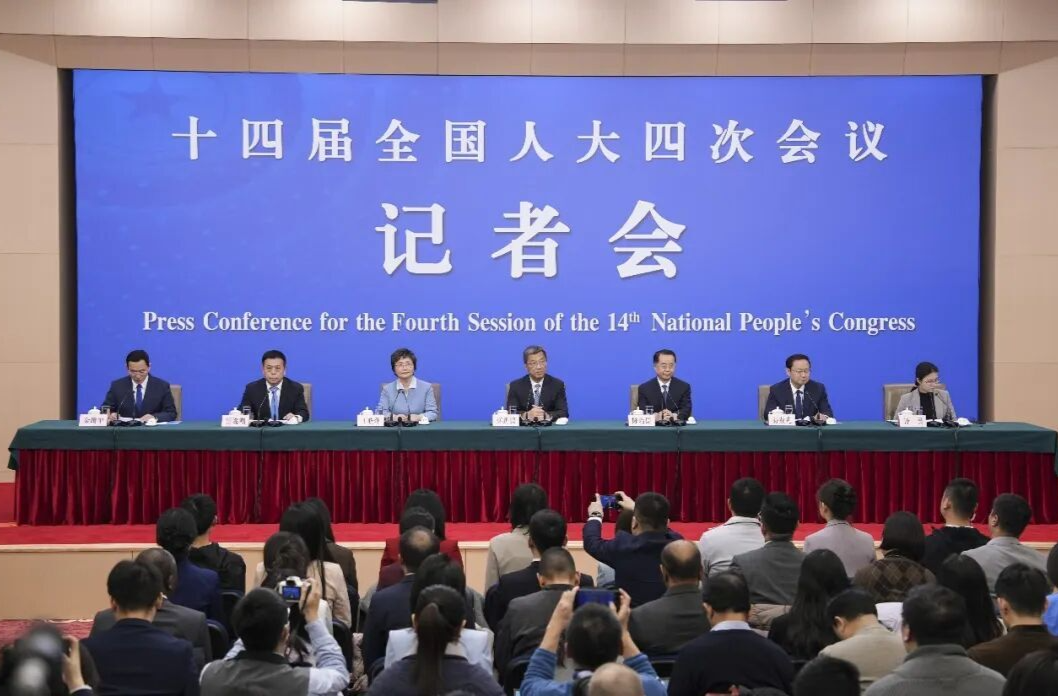 全记录！两会记者会上，教育部部长怀进鹏回答了这3个问题