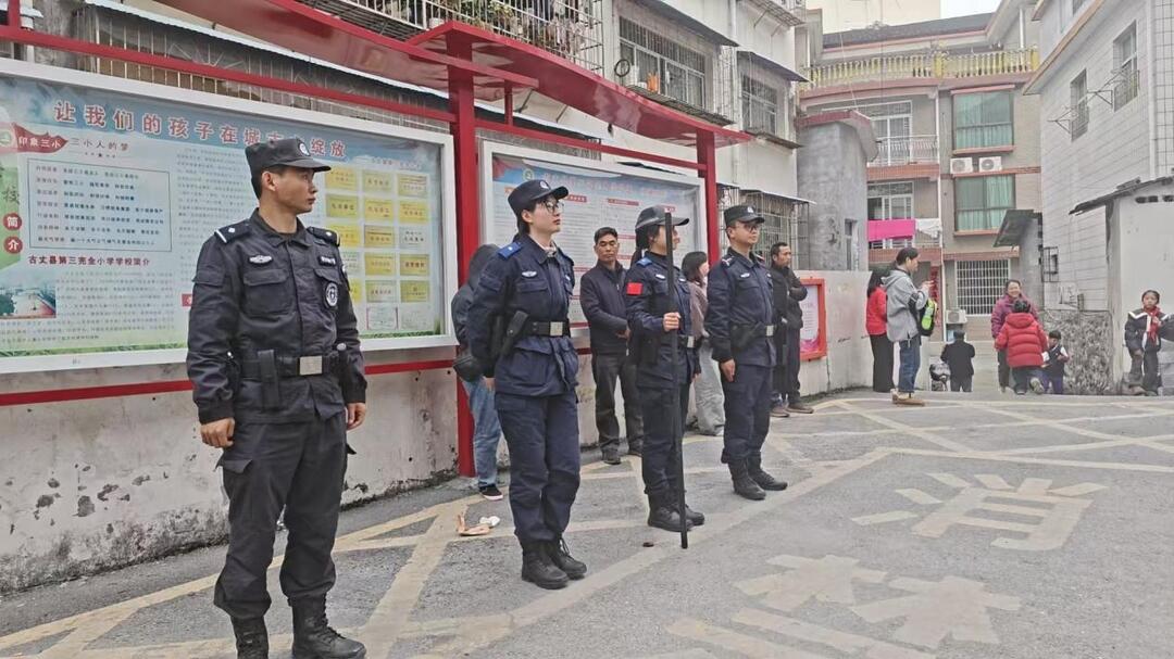 又是一年开学季，他们如约守护~