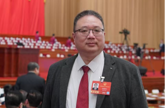 电力科普点亮乡村科技梦想 全国人大代表胡国柱点赞“电”亮未来