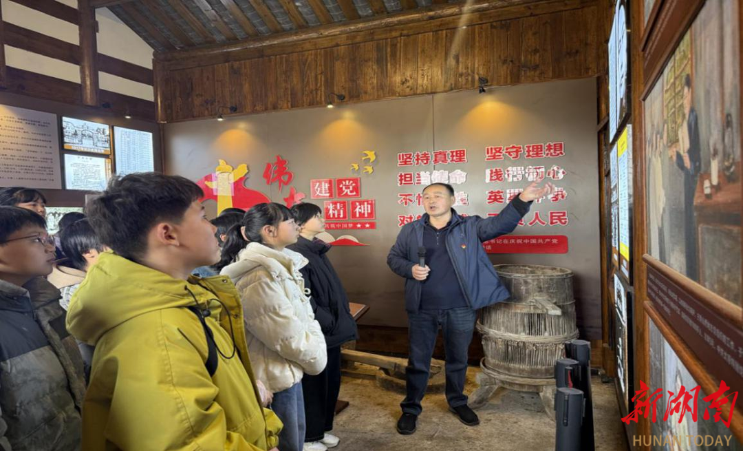 安乡县安丰乡：“入学第一课” 厚植少年爱国情怀