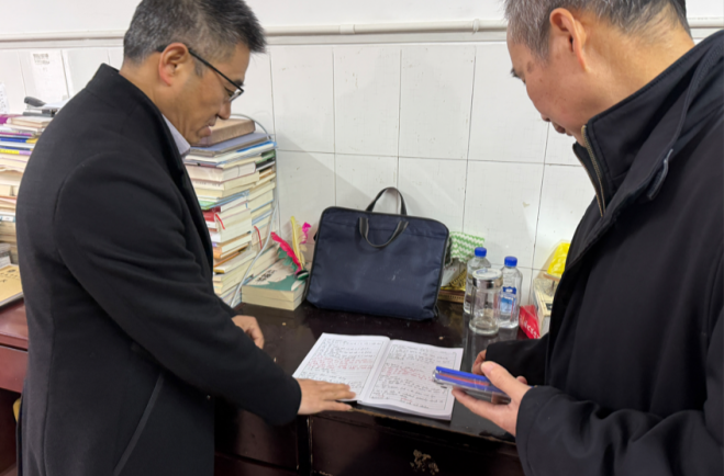 开学第一课“案”藏匠心！衡阳市六中开展新学期教案检查