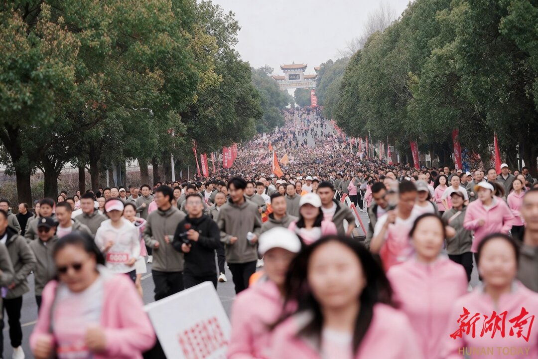 桃源县携手新锐运动品牌必迈开启首届“桃花跑”，全国超10万人同步开跑