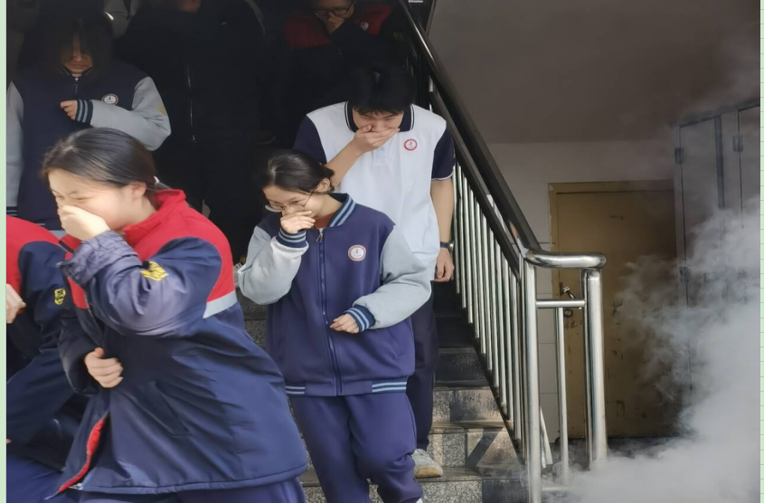心系安全，防患未然！株洲市一中举行消防安全疏散演练活动
