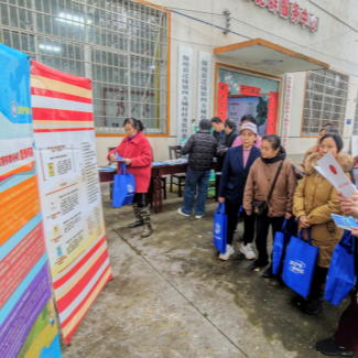 村口摆起“气象摊”，“零距离”科普进乡村