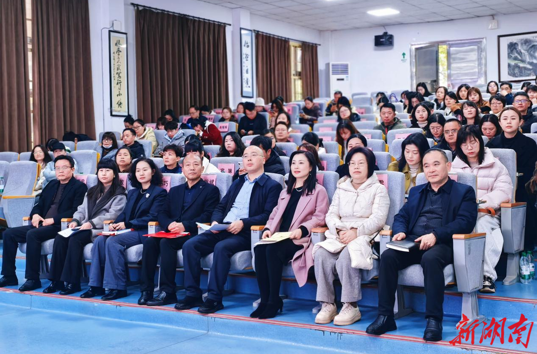 荷塘区举行2026年“双名”工作室集中授牌仪式